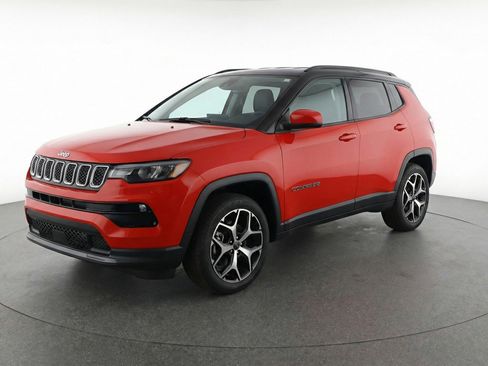Used 2025 Jeep Compass Limited image 3