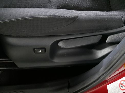 Used 2018 Toyota C-HR XLE FWD image 20