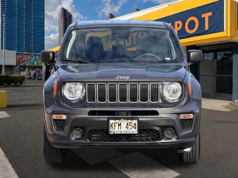 Used 2023 Jeep Renegade Latitude AWD/4WD image 7