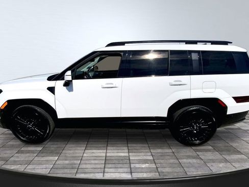Used 2025 Hyundai Santa Fe Calligraphy FWD image 8