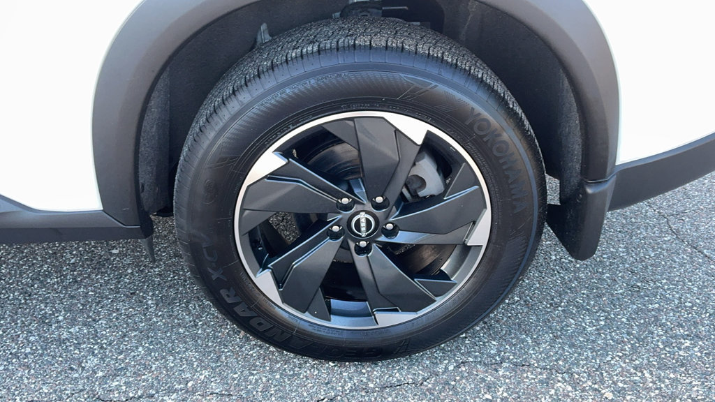 Used 2025 Nissan Rogue SV w/ SV Premium Package AWD/4WD image 10
