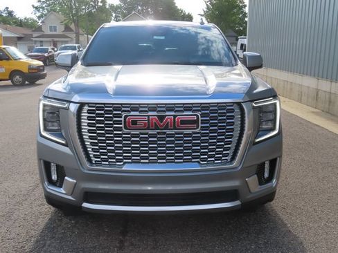 Used 2023 GMC Yukon XL Denali w/ LPO, Floor Liner Package AWD/4WD image 12