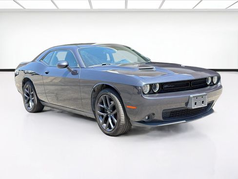 Used 2019 Dodge Challenger SXT w/ Blacktop Package RWD image 3