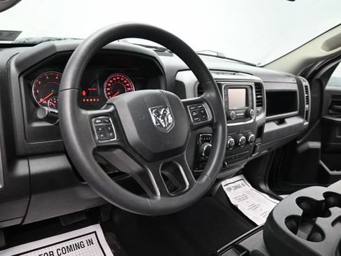 Used 2022 RAM 1500 4x4 Crew Cab Classic w/ Chrome Appearance Group image 12