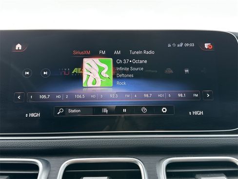 Used 2022 Mercedes-Benz GLE 350 4MATIC w/ Premium Package image 10