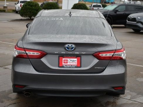 Used 2020 Toyota Camry XLE image 4