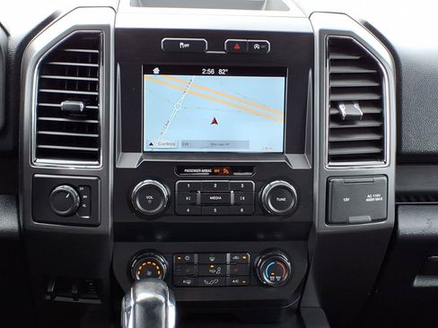 Used 2019 Ford F150 XLT w/ Equipment Group 302A Luxury AWD/4WD image 13