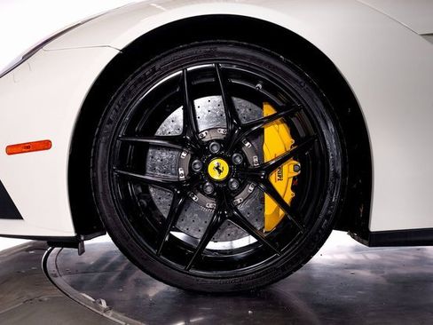 Used 2015 Ferrari F12 Berlinetta image 18