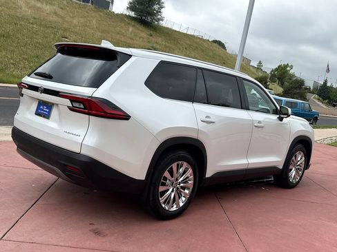 Used 2026 Toyota Grand Highlander AWD image 9