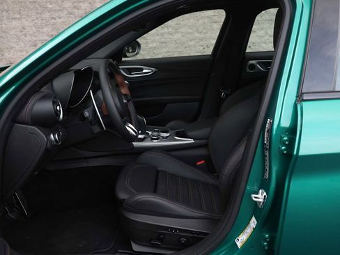 Used 2025 Alfa Romeo Giulia AWD w/ Driving Assist Package image 26