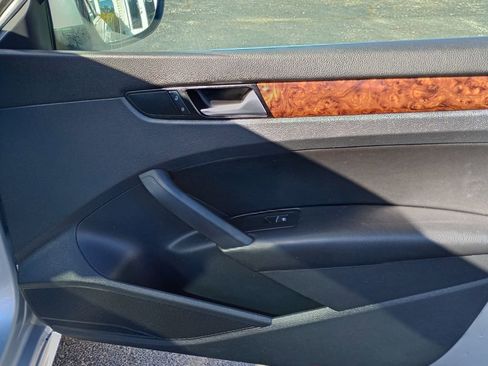 Used 2012 Volkswagen Passat 2.5 SEL image 22