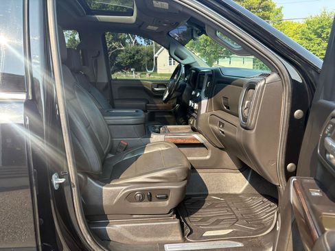 Used 2019 GMC Sierra 1500 SLT w/ SLT Premium Plus Package AWD/4WD image 29