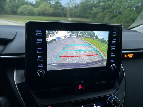 Used 2021 Toyota Corolla LE image 24