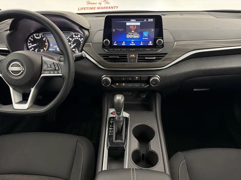 Certified 2025 Nissan Altima 2.5 SV FWD image 19
