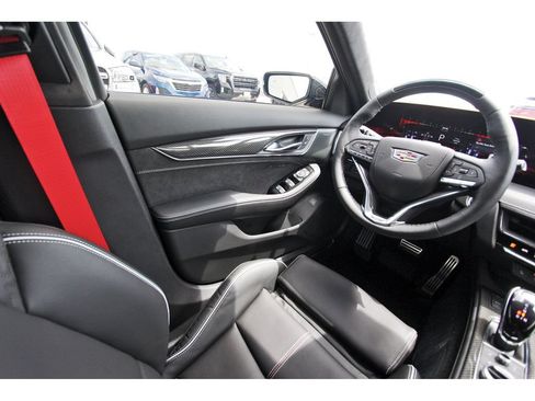 New 2026 Cadillac CT5 V Blackwing w/ Carbon Fiber 2 Package RWD image 8