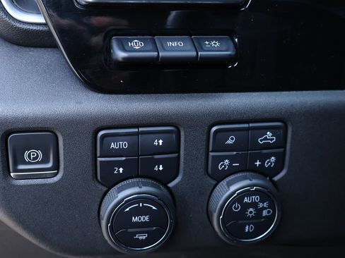 Used 2022 Chevrolet Silverado 1500 LTZ AWD/4WD image 14