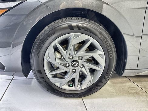 Used 2026 Hyundai Elantra Hybrid FWD image 18