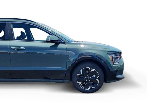 Used 2023 Kia Niro Wind w/ Wind Preserve Package FWD image 4