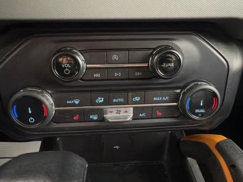 Used 2022 Ford Bronco Badlands w/ Sasquatch Package AWD/4WD image 19