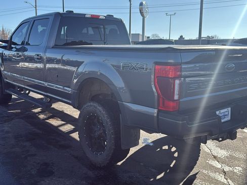 Used 2022 Ford F350 Lariat image 6