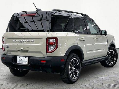 Certified 2025 Ford Bronco Sport Outer Banks w/ Outer Banks Tech Package+ AWD/4WD image 2
