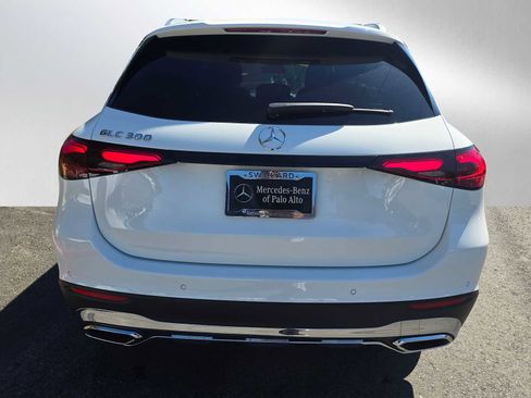 Used 2026 Mercedes-Benz GLC 300 image 4