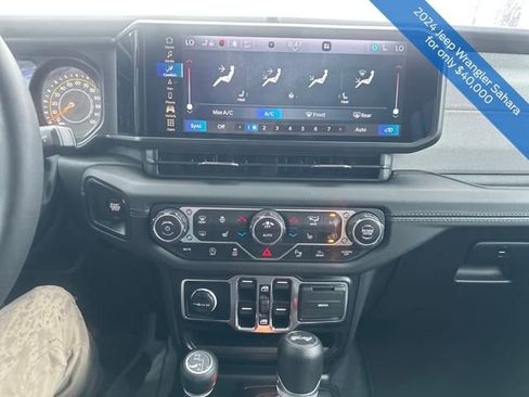 Used 2024 Jeep Wrangler Unlimited Sahara w/ Technology Group AWD/4WD image 24
