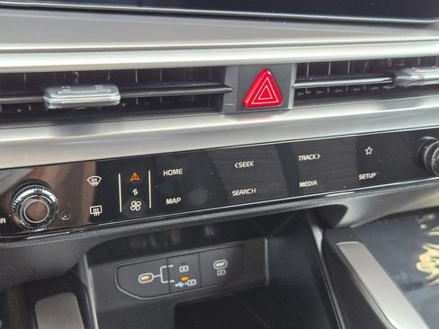 Certified 2026 Kia Sorento LX FWD image 28