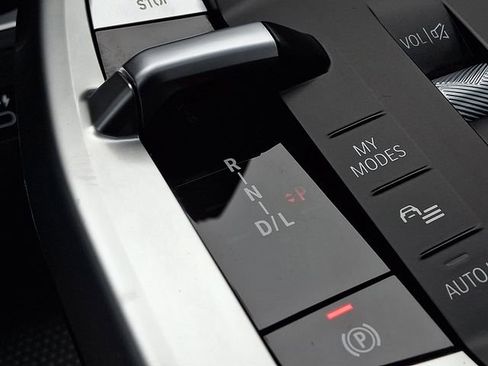 Used 2024 BMW X1 xDrive28i w/ Premium Package image 17