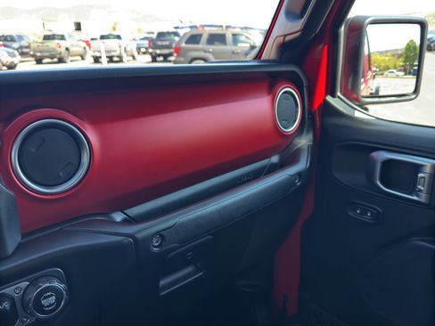 Certified 2020 Jeep Gladiator Rubicon AWD/4WD image 26