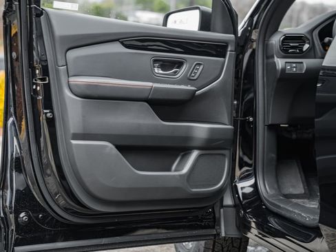 New 2025 Honda Pilot TrailSport image 42