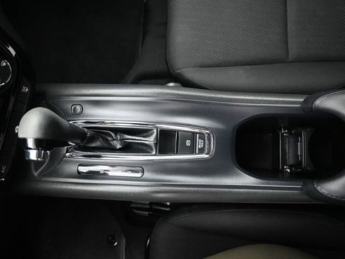 Used 2018 Honda HR-V LX image 17