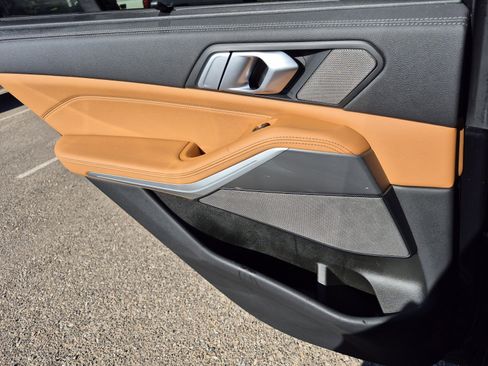 Used 2021 BMW X5 xDrive40i w/ M Sport Package image 20