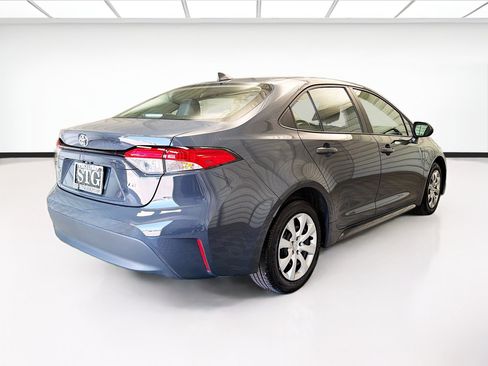 Used 2025 Toyota Corolla LE FWD image 4