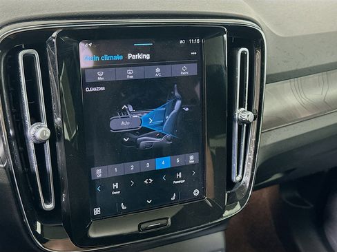 Used 2023 Volvo C40 Recharge Core image 23