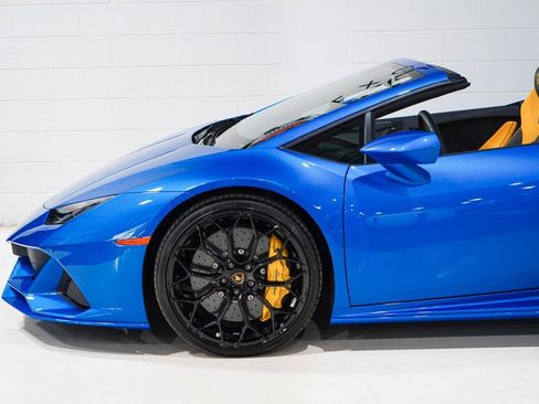 Used 2023 Lamborghini Huracan EVO image 34