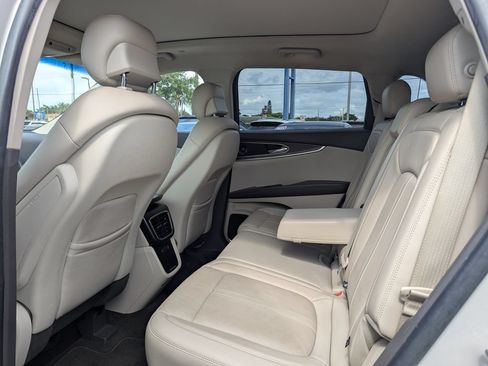 Used 2019 Lincoln Nautilus Reserve FWD image 22