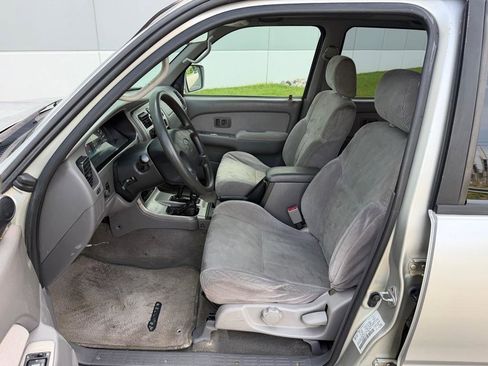 Used 2001 Toyota 4Runner SR5 AWD/4WD image 25