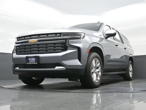 Used 2023 Chevrolet Suburban Premier AWD/4WD image 28