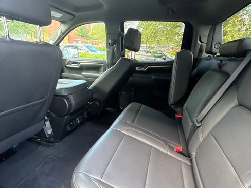 Used 2025 GMC Sierra 1500 SLT RWD image 17