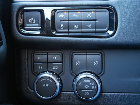 New 2026 GMC Yukon Elevation image 14