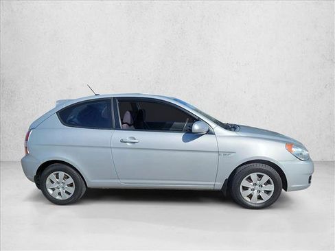 Used 2010 Hyundai Accent GS w/ Premium Pkg 3 image 4