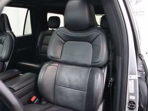 Used 2023 Lincoln Navigator Reserve AWD/4WD image 19