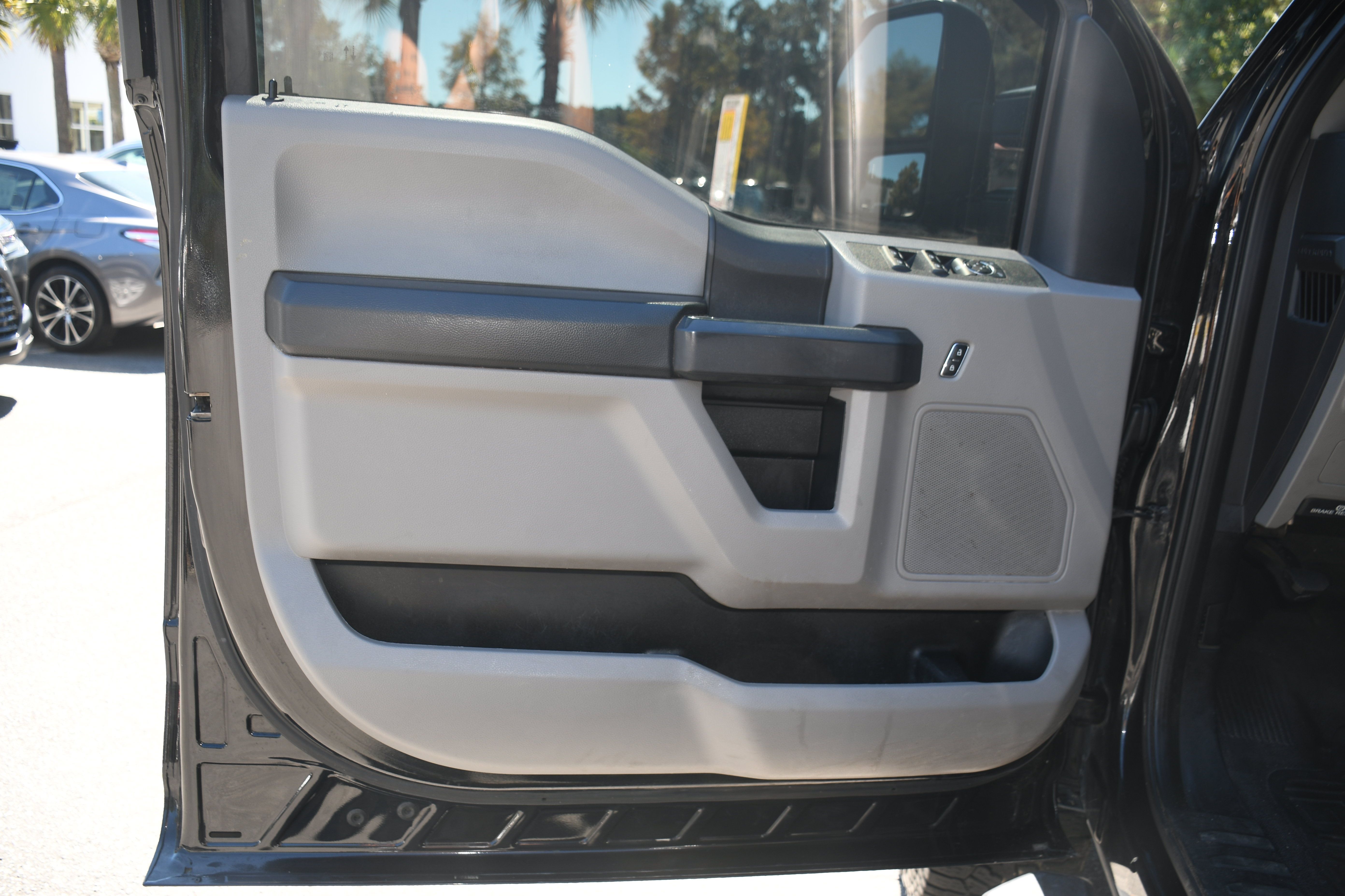 Used 2020 Ford F250 XL w/ STX Appearance Package AWD/4WD image 9
