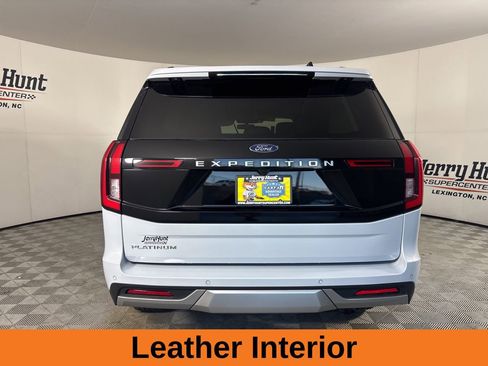Used 2025 Ford Expedition Platinum image 6