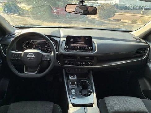 Certified 2025 Nissan Rogue SV FWD image 10