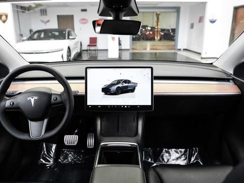Used 2022 Tesla Model Y Performance AWD/4WD image 15
