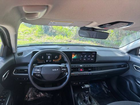 Used 2025 Kia K4 FWD image 35