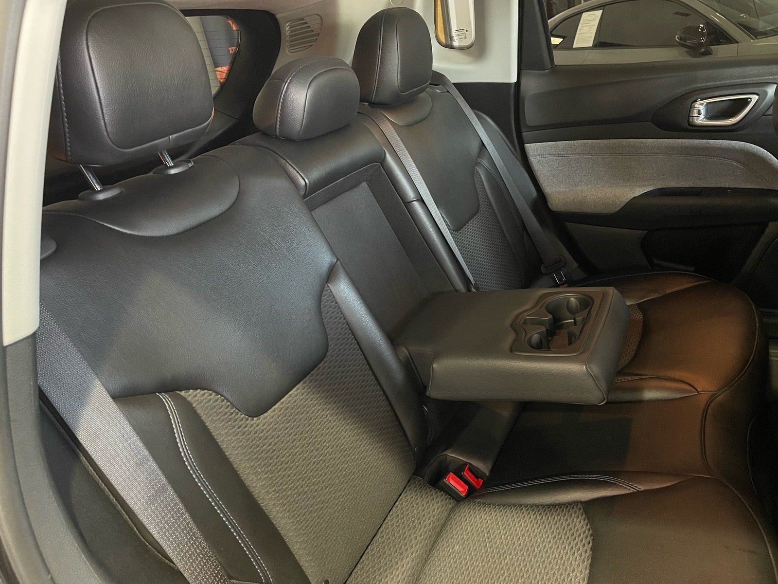 Used 2022 Jeep Compass Latitude FWD image 45