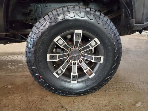 Used 2017 Ford F250 XLT w/ XLT Premium Package image 5